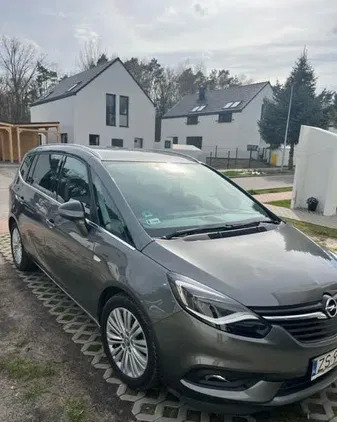 świętokrzyskie Opel Zafira cena 43000 przebieg: 123000, rok produkcji 2016 z Szczecin